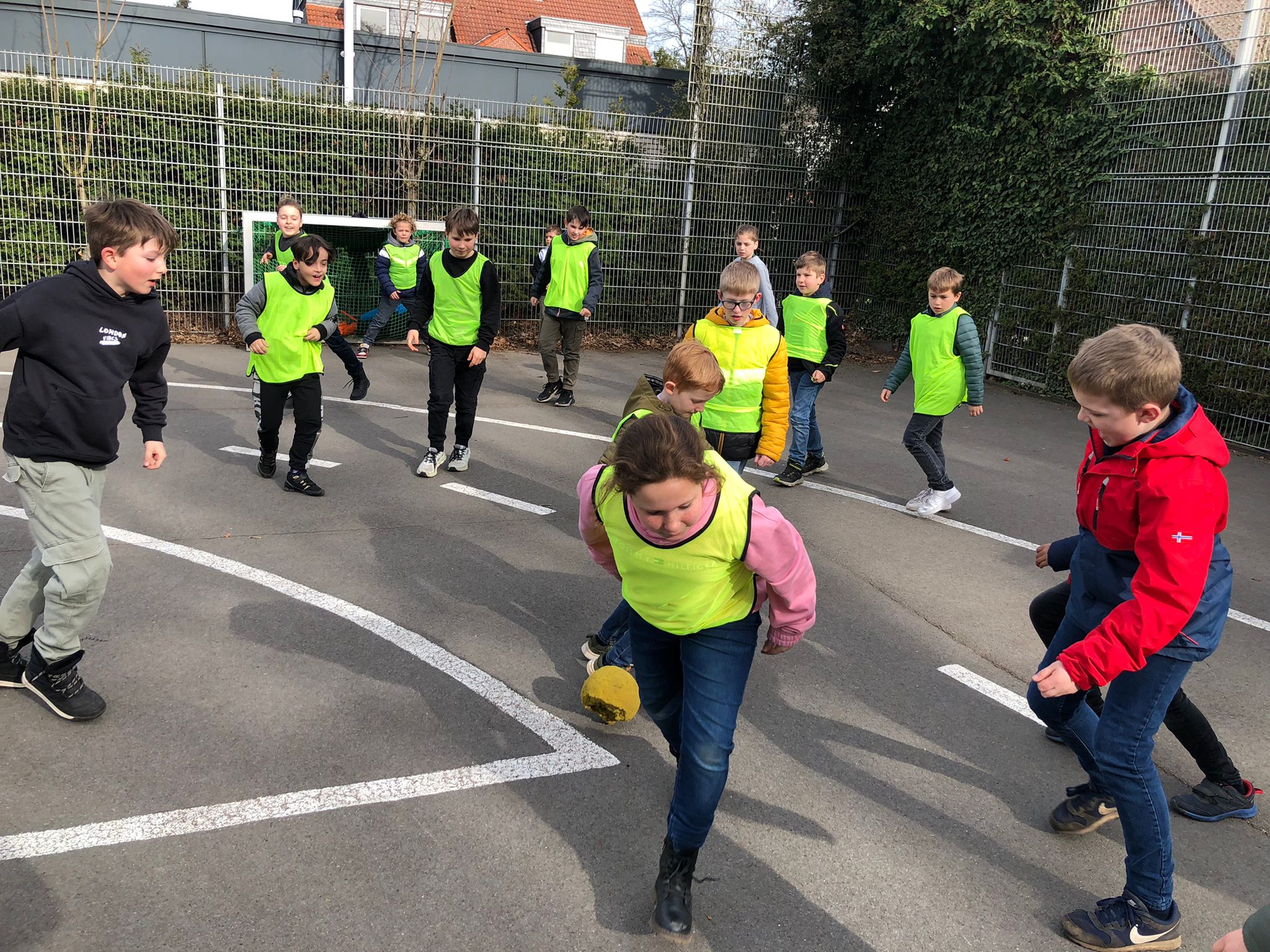 Neue Leibchen für die FußballerInnen